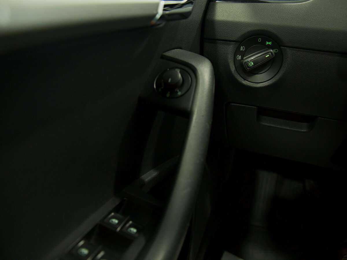 Б/У Шкода Октавия 2019 года. Фото: #11