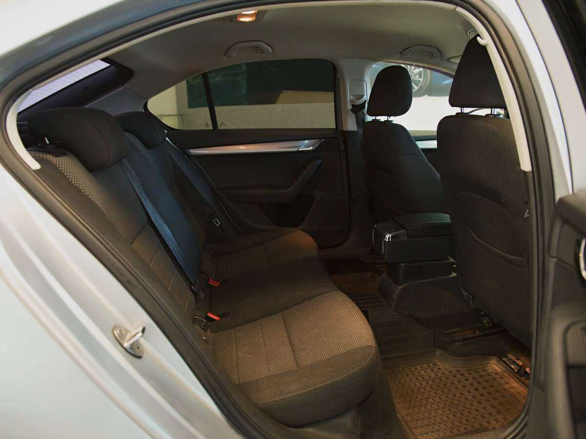 Б/У Шкода Октавия 2014 года. Фото: #4