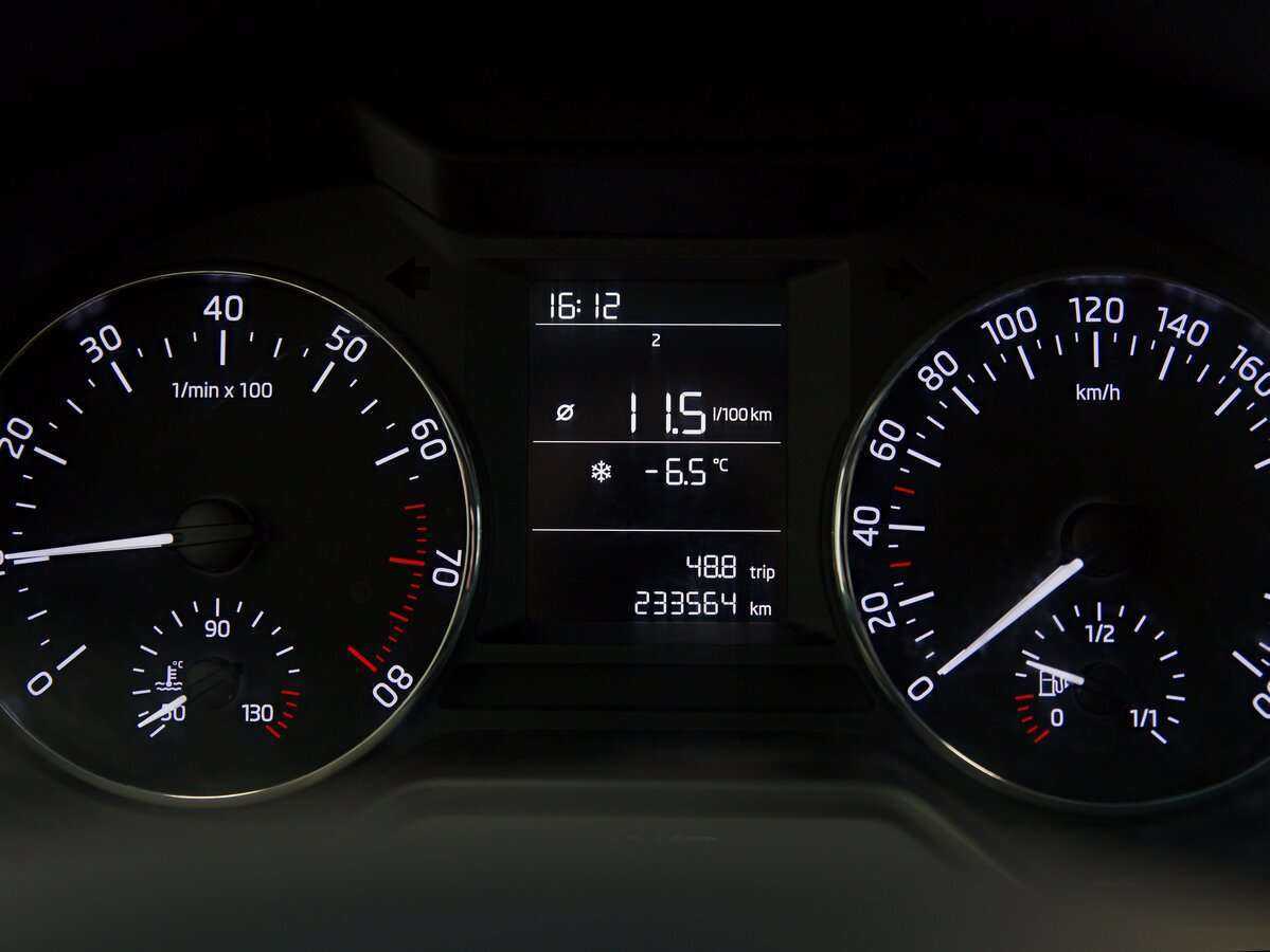 Б/У Шкода Октавия 2014 года. Фото: #9