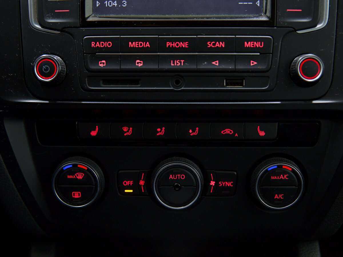 Б/У Фольксваген Джетта 2015 года. Фото: #10