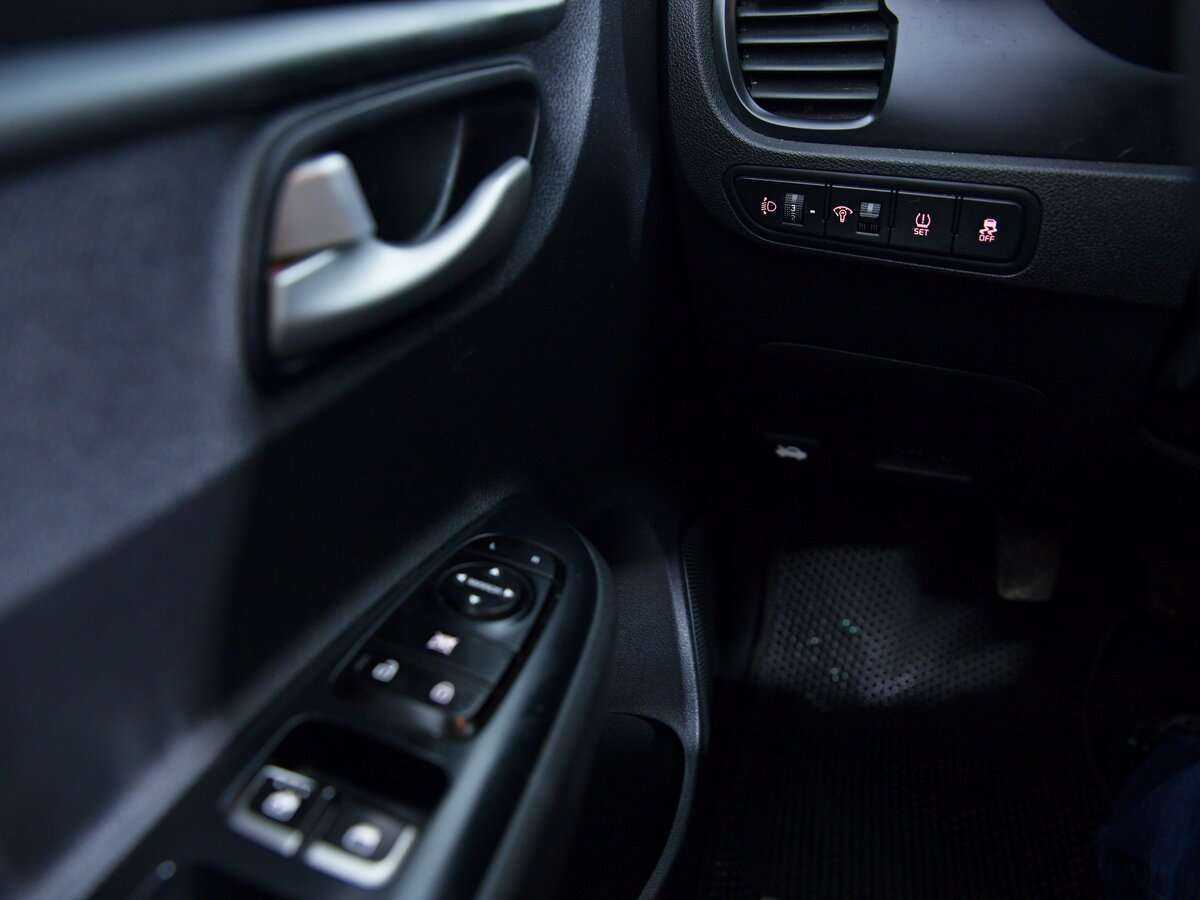 Б/У Киа Рио 2017 года. Фото: #15