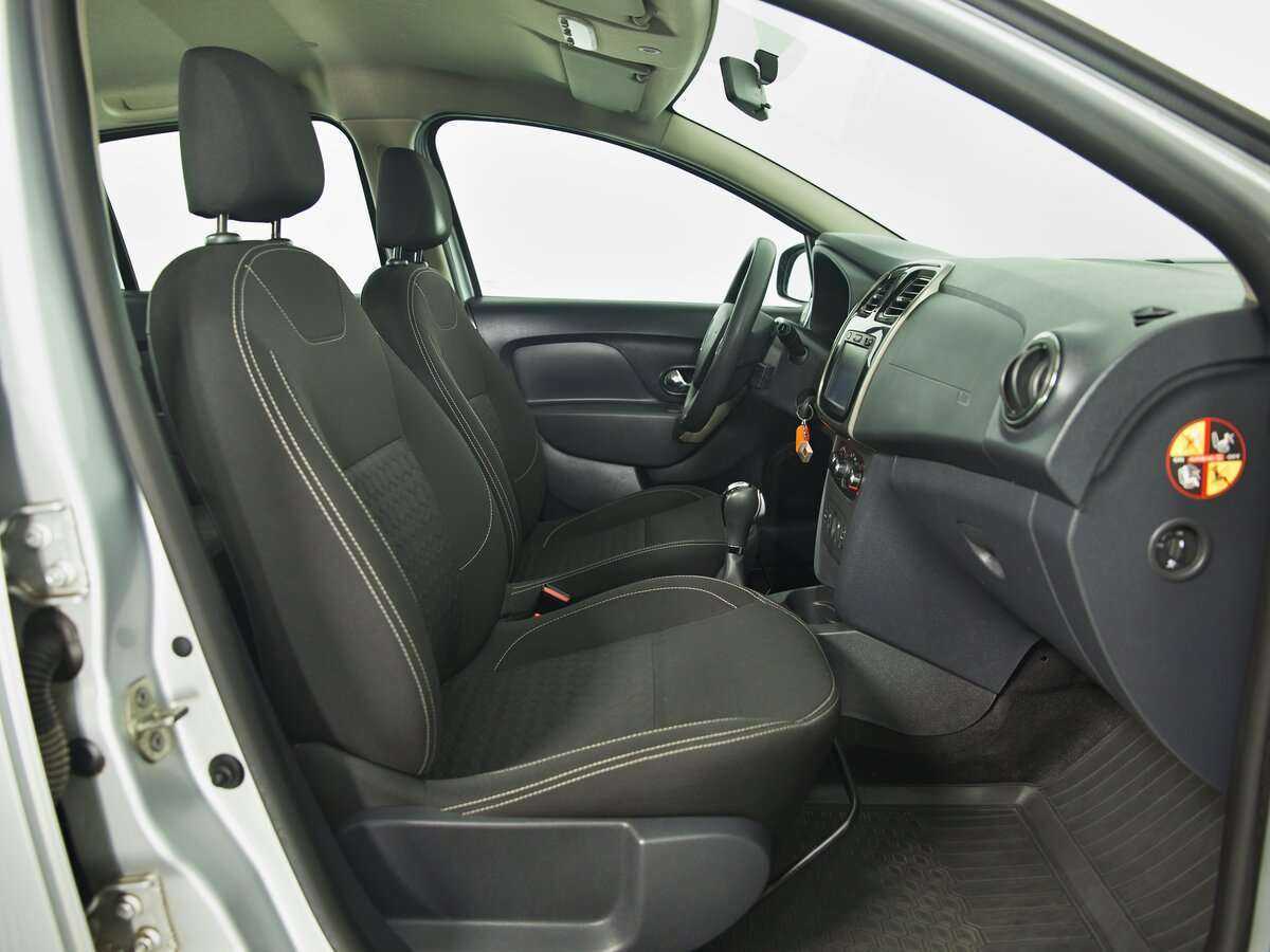 Б/У Рено Логан 2015 года. Фото: #15