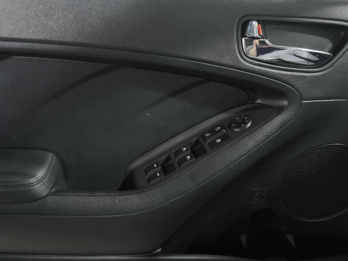 Б/У Киа Церато 2014 года. Фото: #8