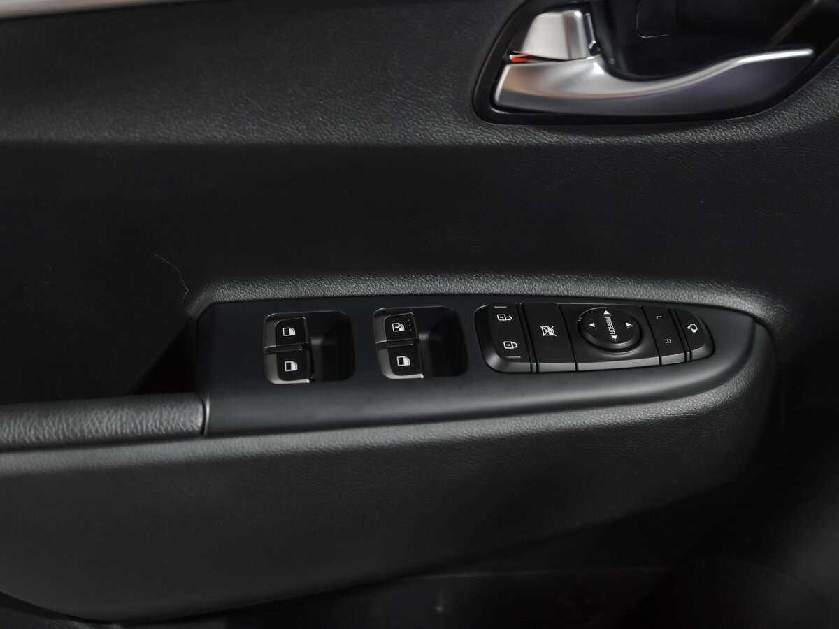 Б/У Киа Рио 2021 года. Фото: #12