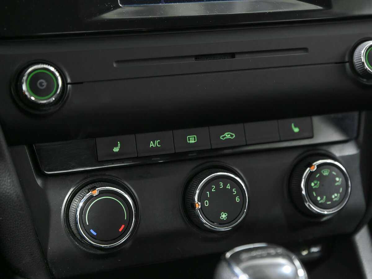 Б/У Шкода Октавия 2016 года. Фото: #11