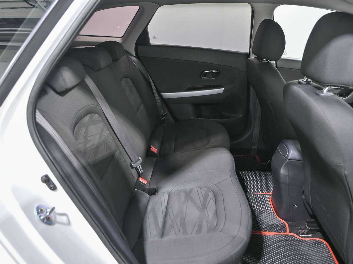 Б/У Киа Сид 2018 года. Фото: #13