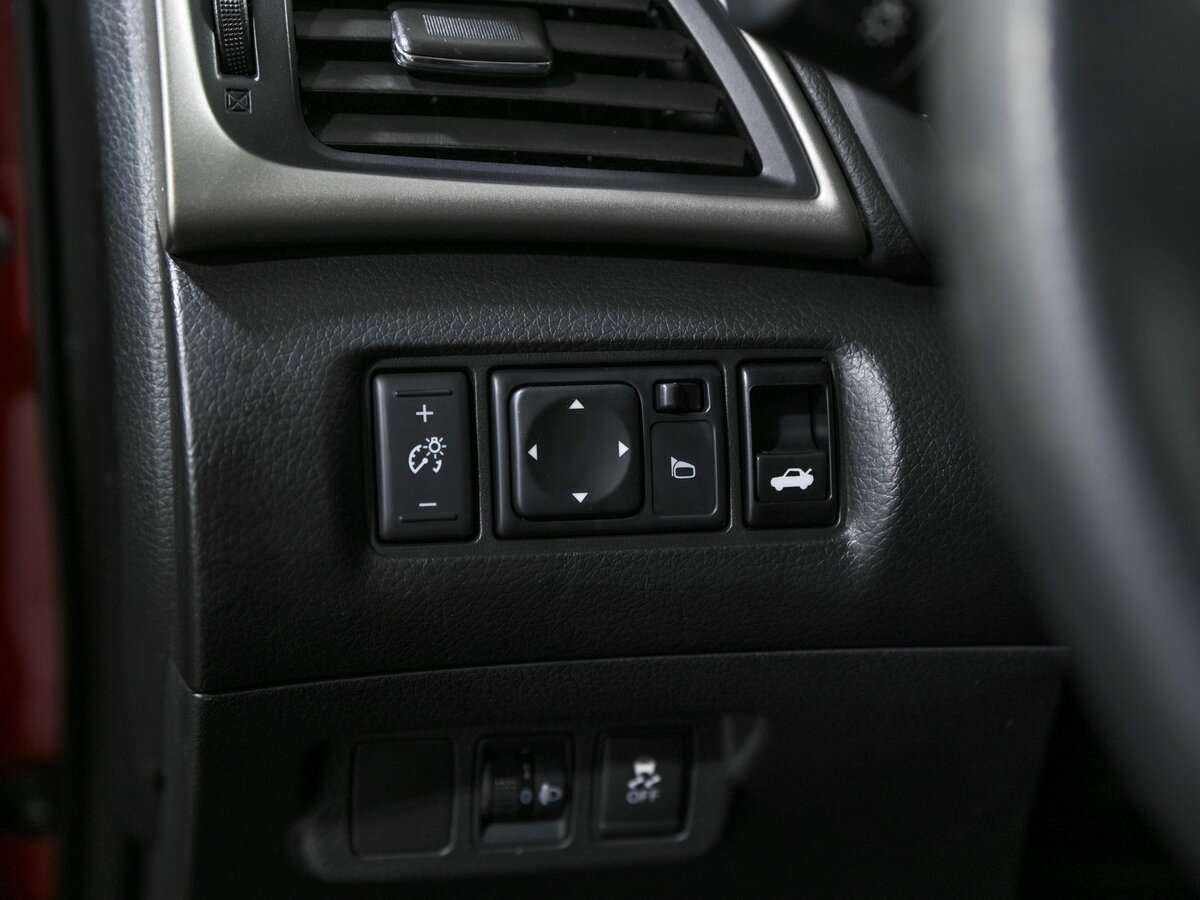 Б/У Ниссан Сентра 2015 года. Фото: #12