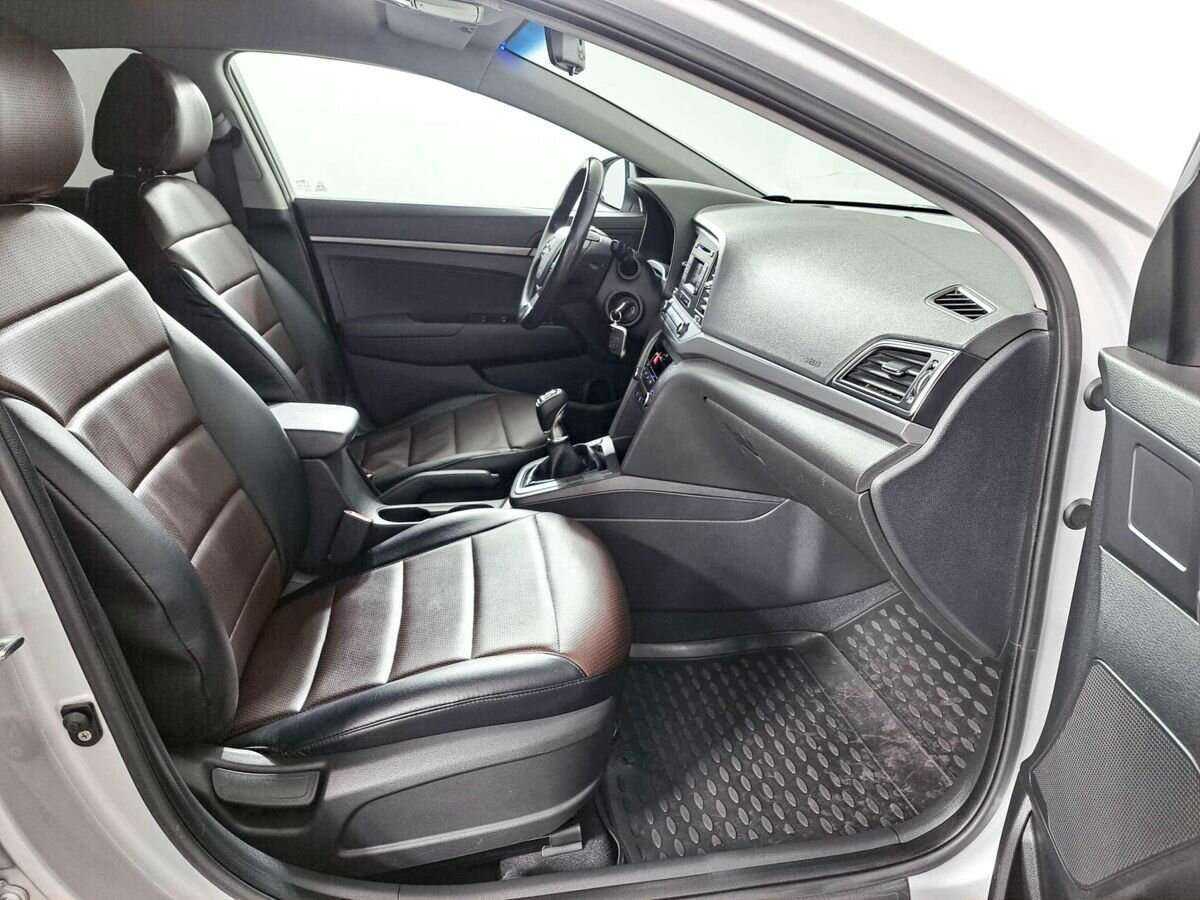 Б/У Хендай Елантра 2017 года. Фото: #8