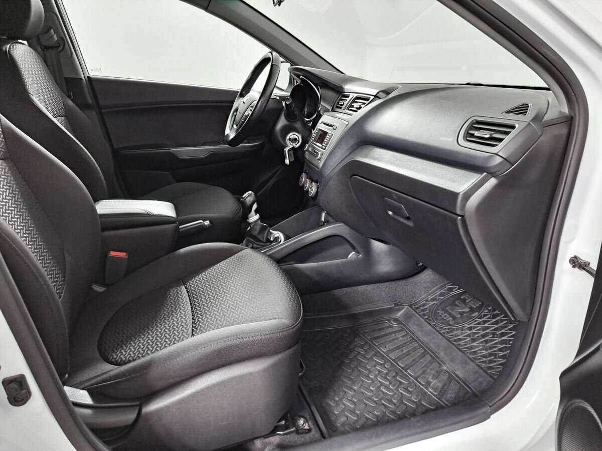 Б/У Киа Рио 2017 года. Фото: #8