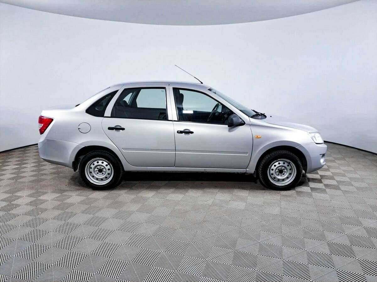 Б/У Лада (ВАЗ) Гранта 2013 года. Фото: #3