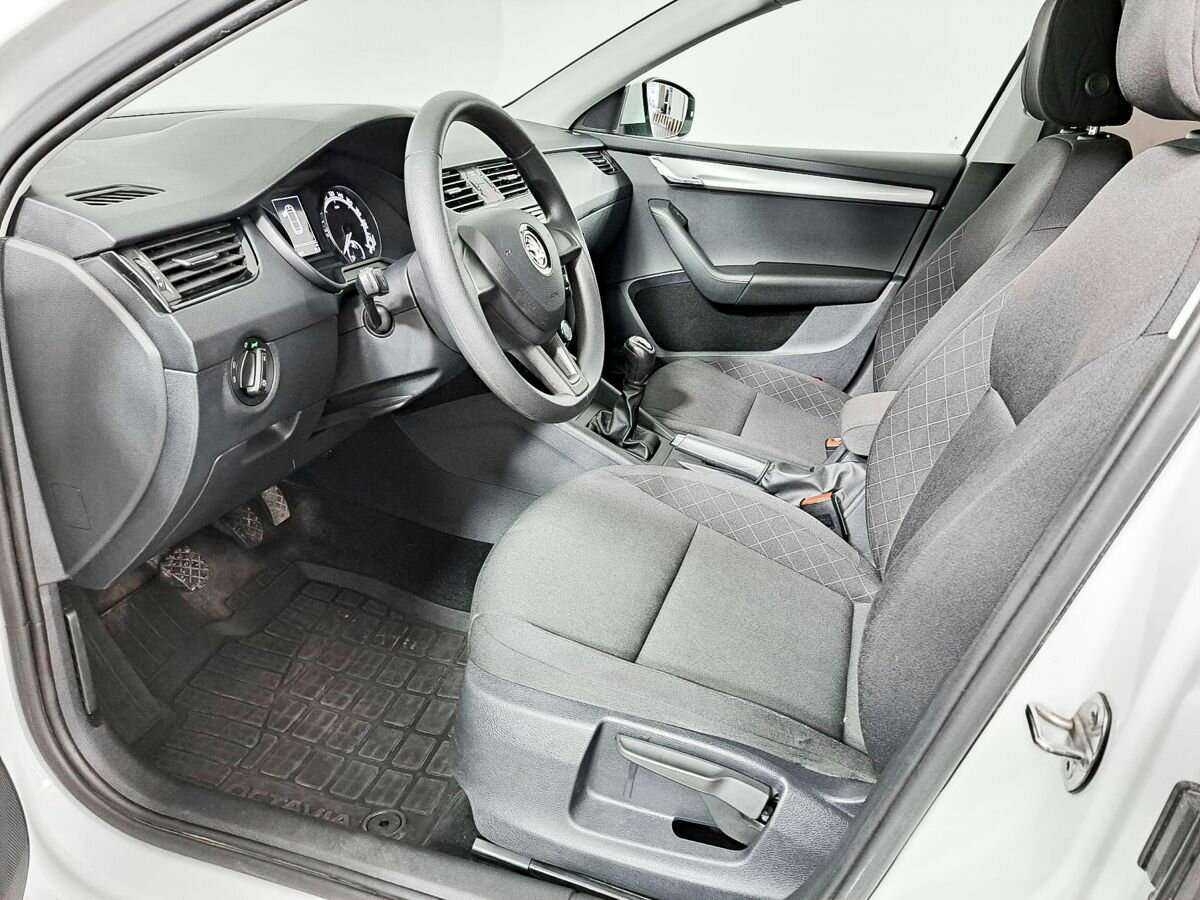 Б/У Шкода Октавия 2019 года. Фото: #12