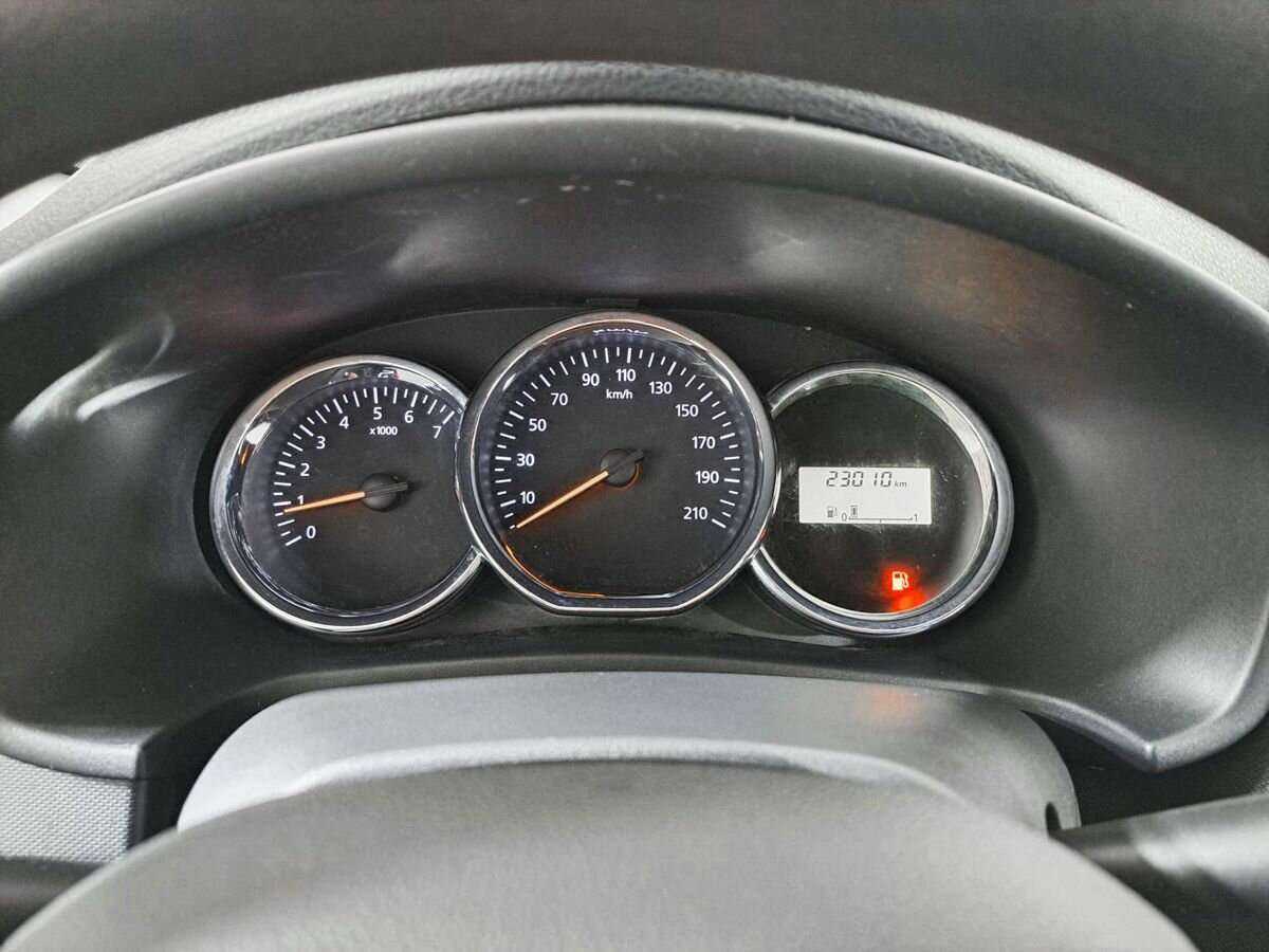 Б/У Рено Логан 2019 года. Фото: #10