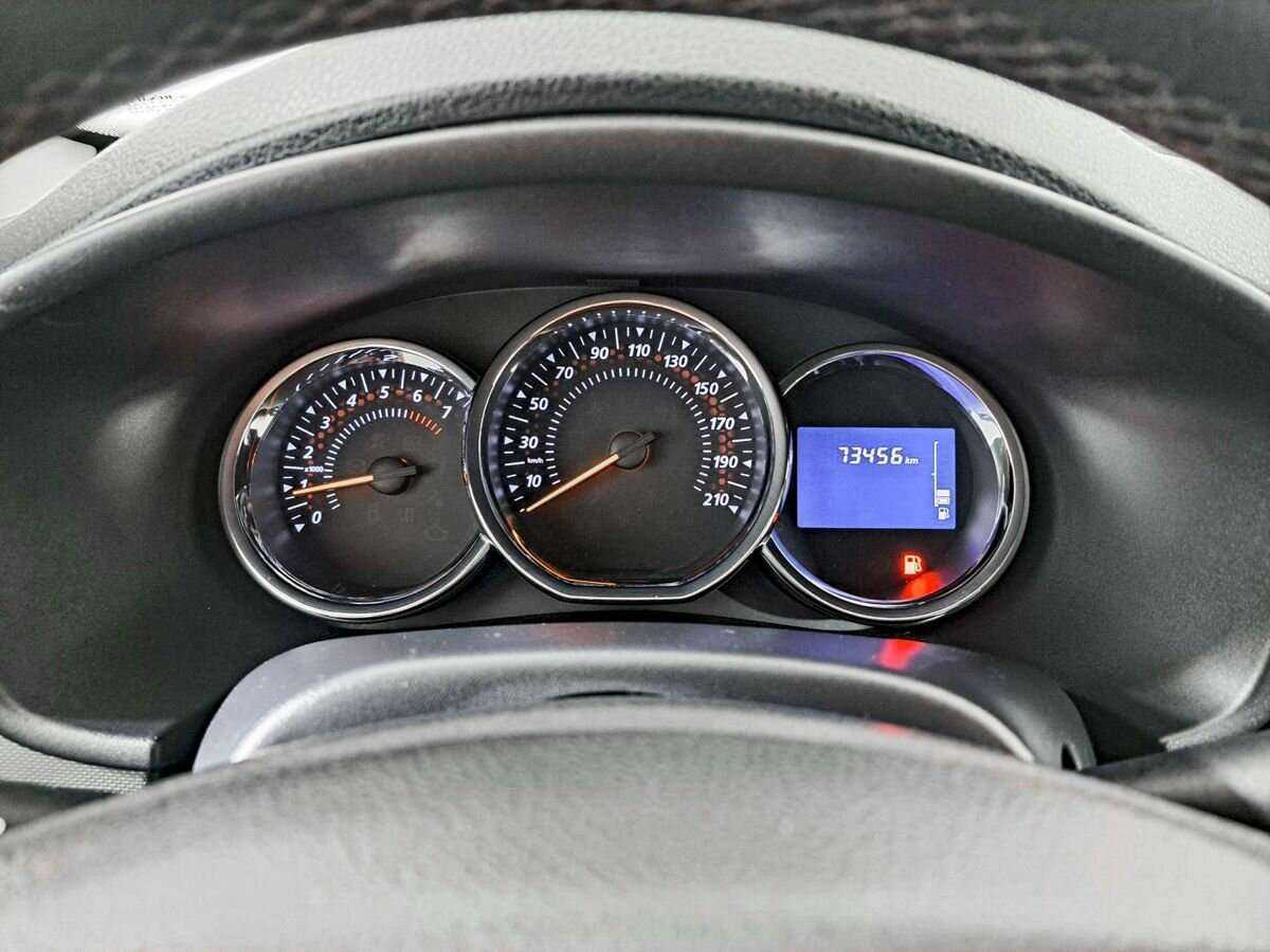 Б/У Рено Сандеро 2017 года. Фото: #10