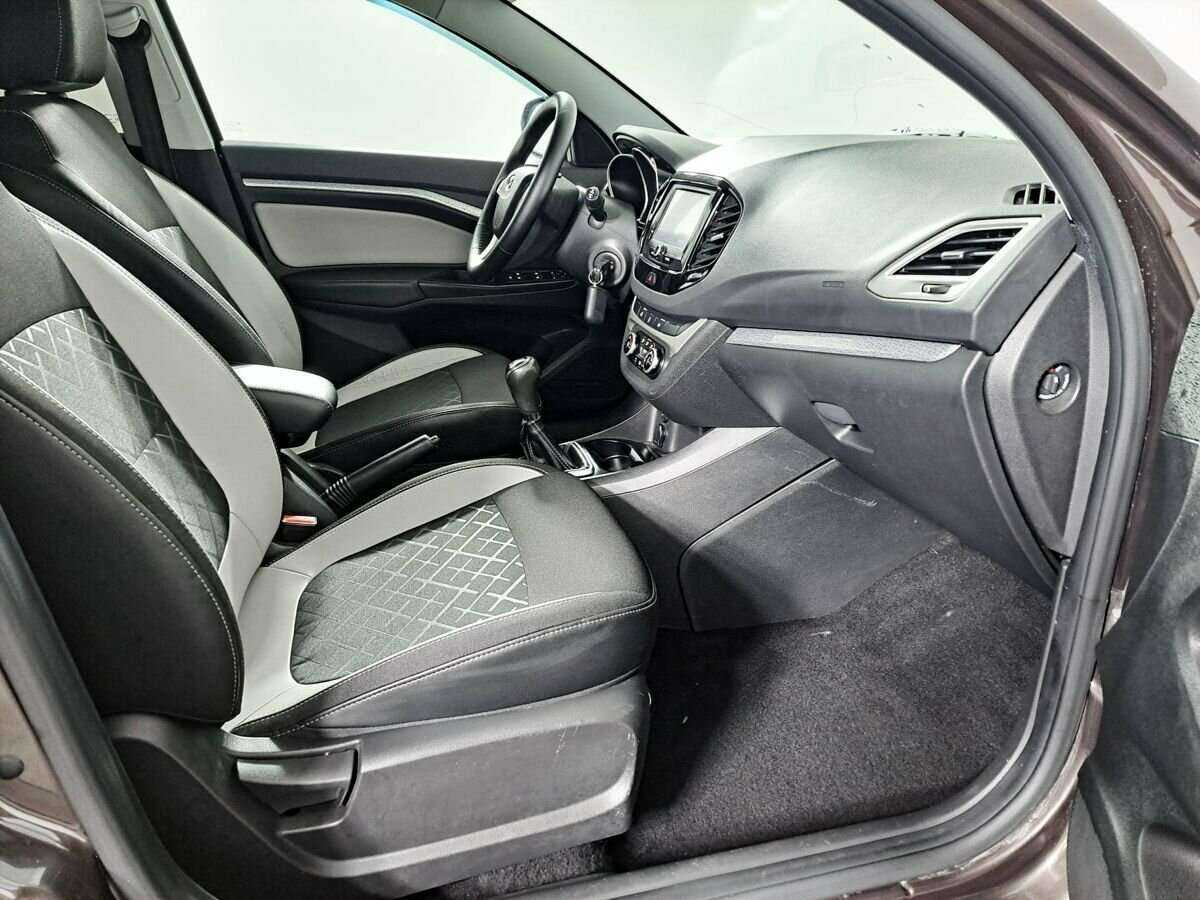 Б/У Лада (ВАЗ) Веста 2017 года. Фото: #8