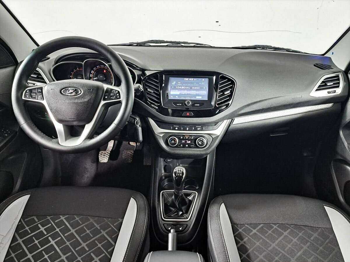 Б/У Лада (ВАЗ) Веста 2017 года. Фото: #11