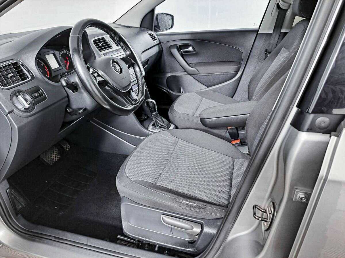 Б/У Фольксваген Поло 2017 года. Фото: #13