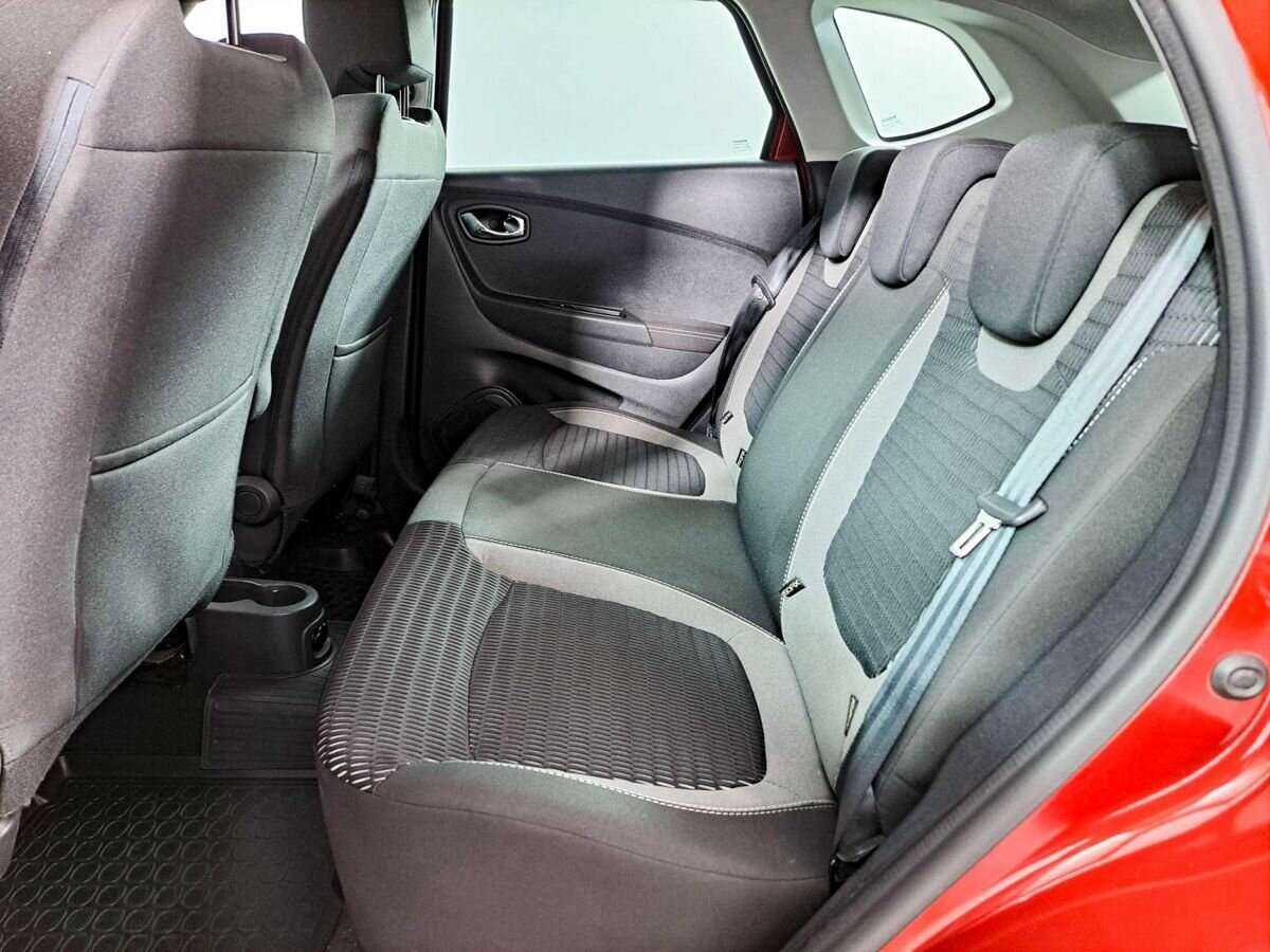 Б/У Рено Каптюр 2019 года. Фото: #9