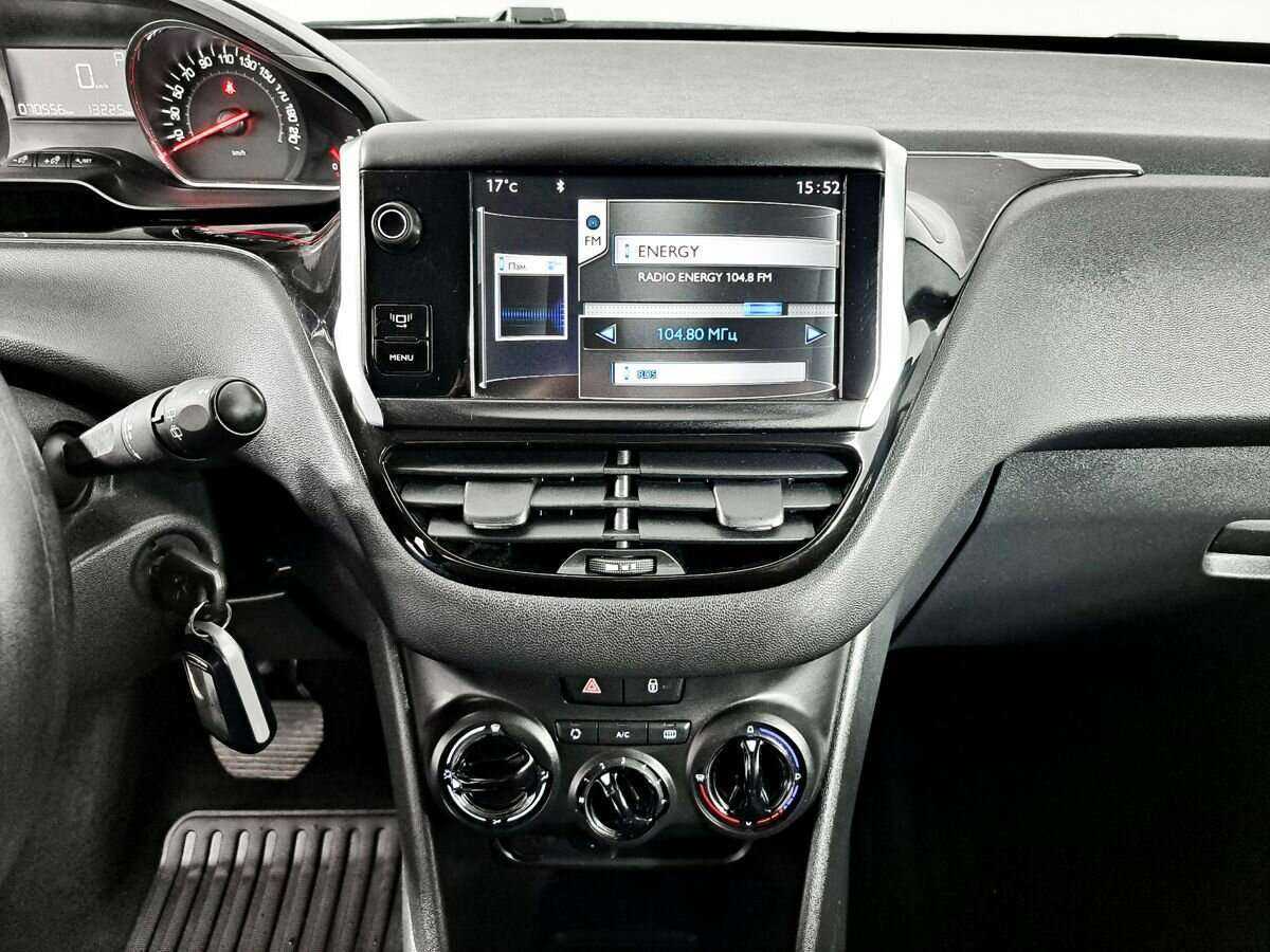 Б/У Пежо 208 2013 года. Фото: #12