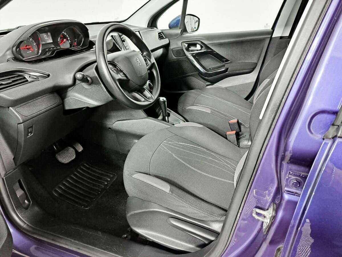 Б/У Пежо 208 2013 года. Фото: #13