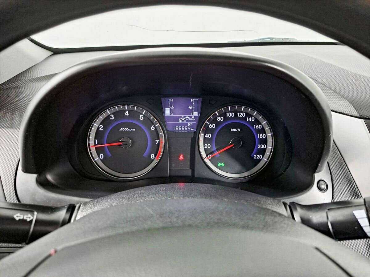 Б/У Хендай Солярис 2014 года. Фото: #10