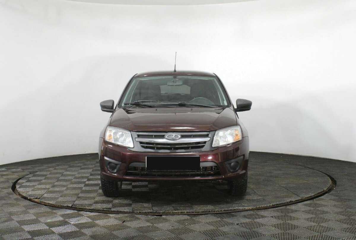 Б/У Лада (ВАЗ) Гранта 2015 года. Фото: #1