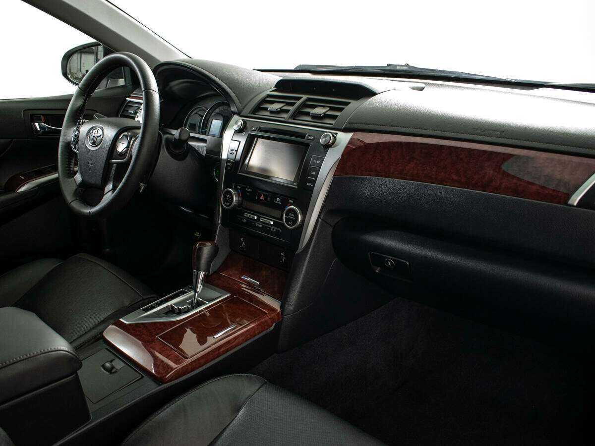 Б/У Тойота Камри 2014 года. Фото: #8