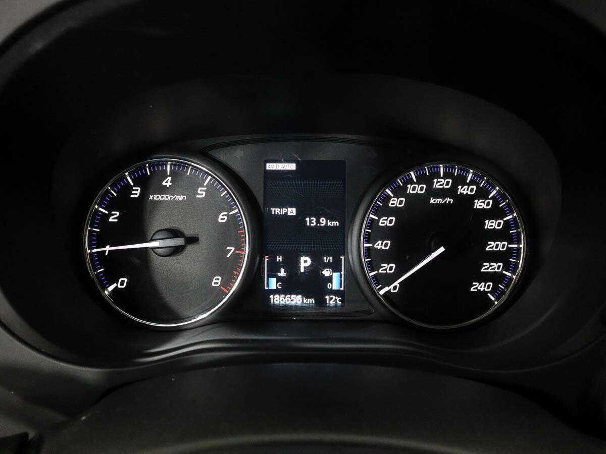 Б/У Митсубиши Оутлэндер 2013 года. Фото: #8