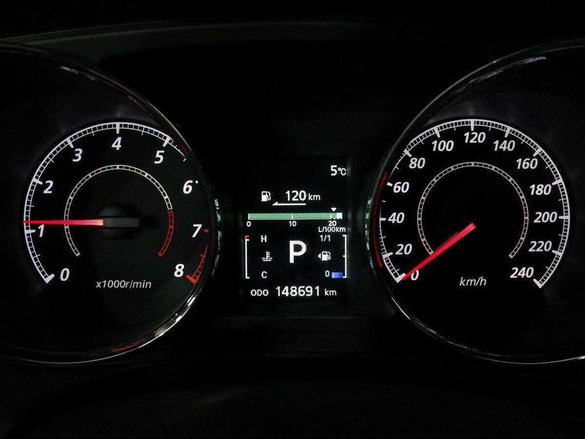 Б/У Митсубиши АС-Икс 2014 года. Фото: #8