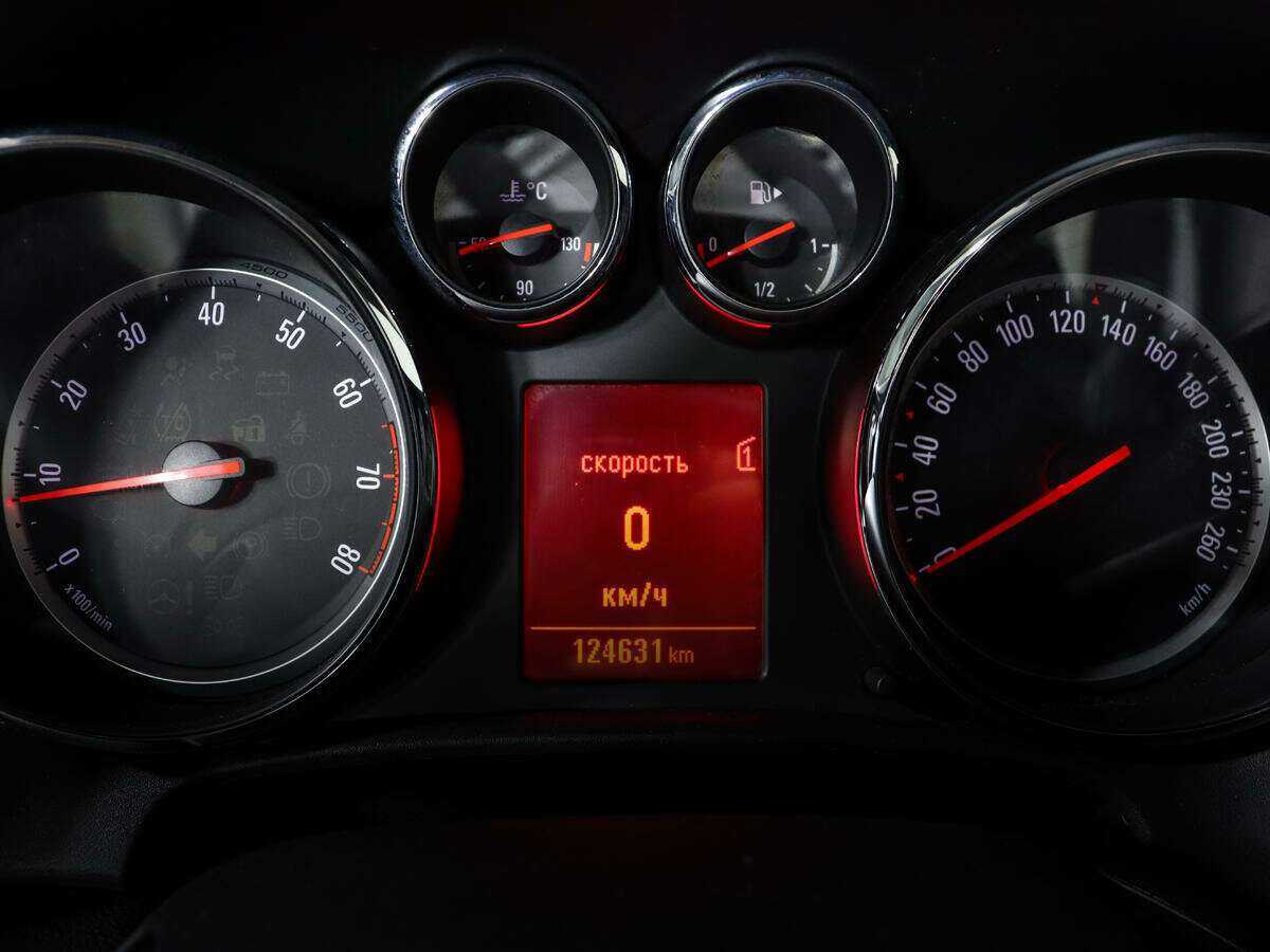 Б/У Опель Астра 2014 года. Фото: #10