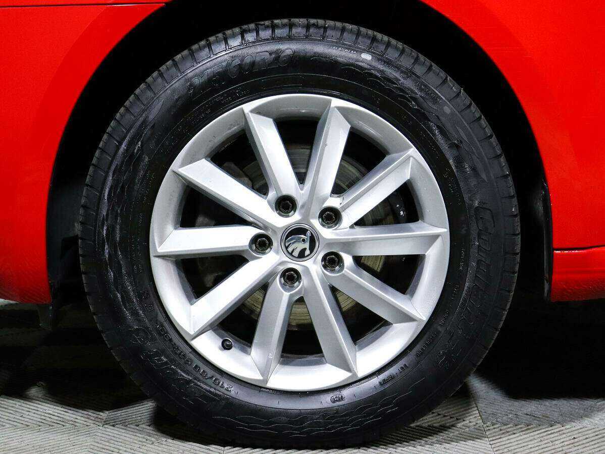 Б/У Шкода Октавия 2013 года. Фото: #13