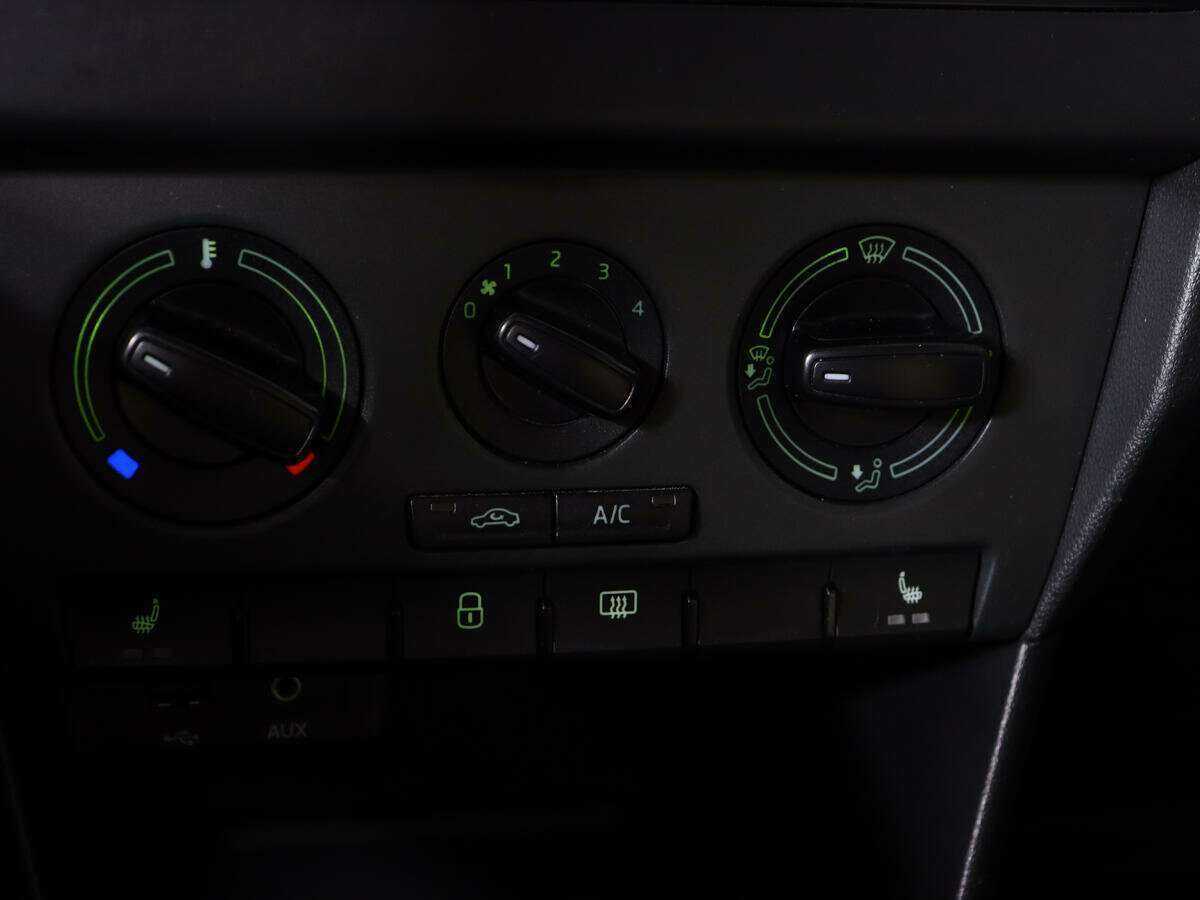 Б/У Шкода Рапид 2016 года. Фото: #12