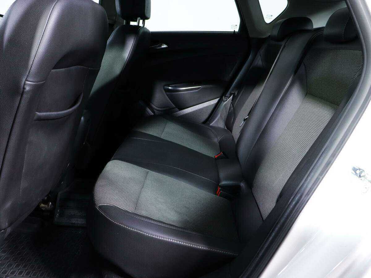 Б/У Опель Астра 2012 года. Фото: #9