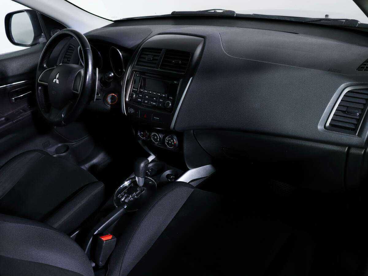 Б/У Митсубиши АС-Икс 2012 года. Фото: #8