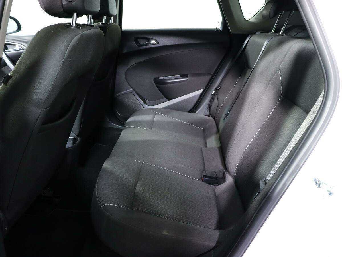 Б/У Опель Астра 2012 года. Фото: #8