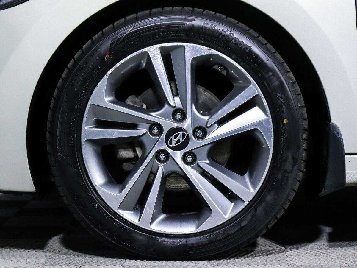 Б/У Хендай Елантра 2018 года. Фото: #14