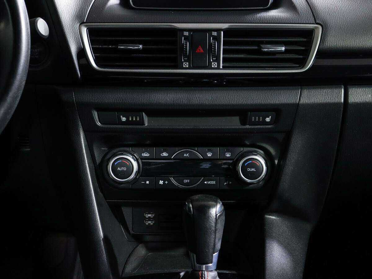 Б/У Мазда 3 2014 года. Фото: #11