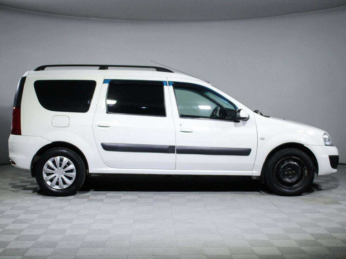 Б/У Лада (ВАЗ) Ларгус 2017 года. Фото: #3