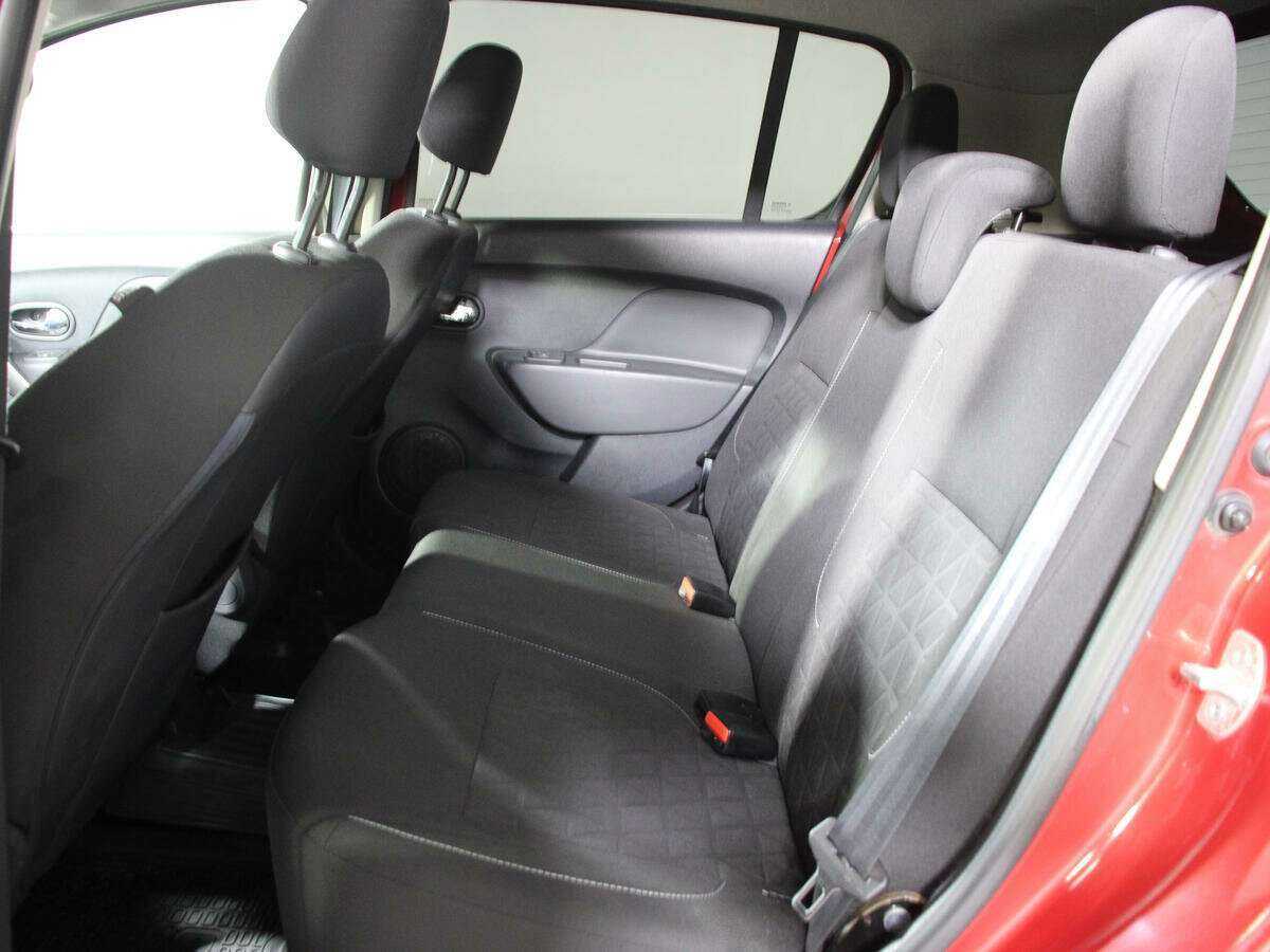 Б/У Рено Сандеро 2015 года. Фото: #7