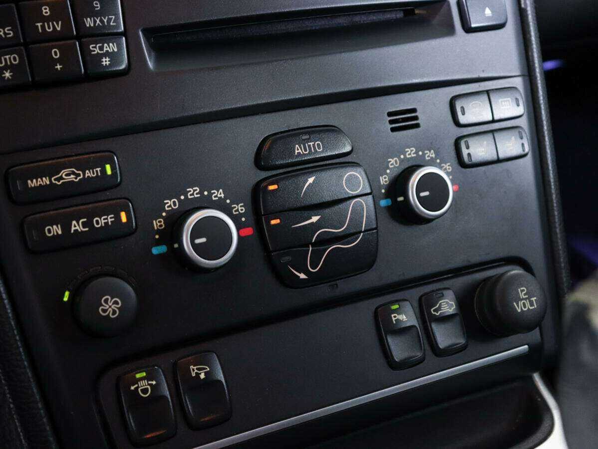 Б/У Вольво ИксЦ90 2012 года. Фото: #13