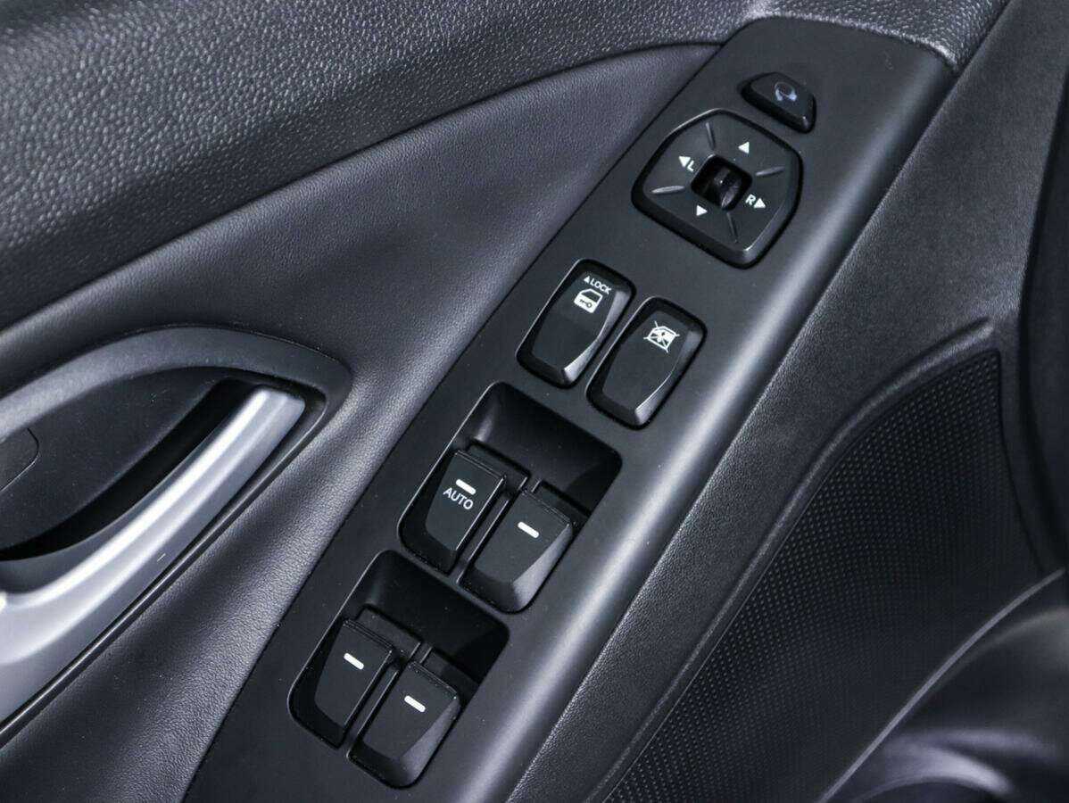 Б/У Хендай ай-икс35 2014 года. Фото: #17