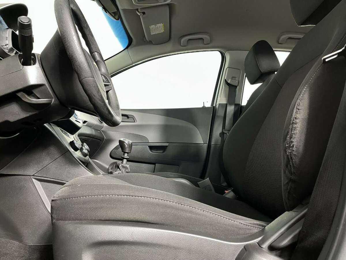 Б/У Шевроле Авео 2013 года. Фото: #8