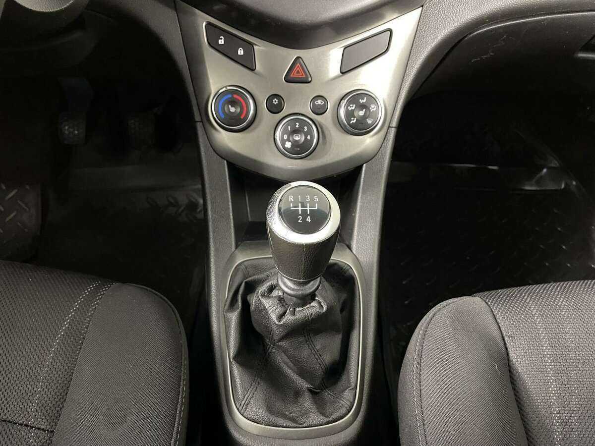 Б/У Шевроле Авео 2013 года. Фото: #11