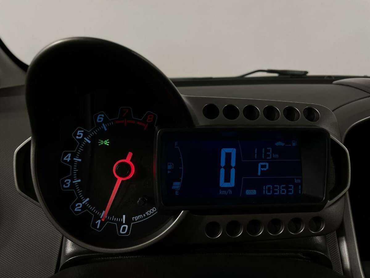 Б/У Шевроле Авео 2015 года. Фото: #8