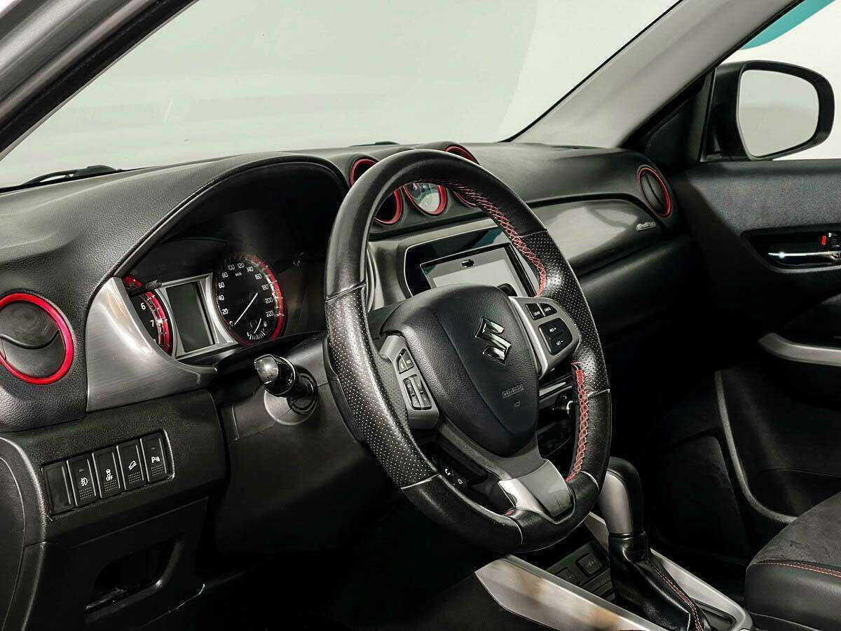 Б/У Сузуки Витара 2017 года. Фото: #11