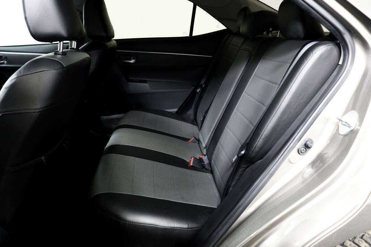 Б/У Тойота Королла 2017 года. Фото: #11