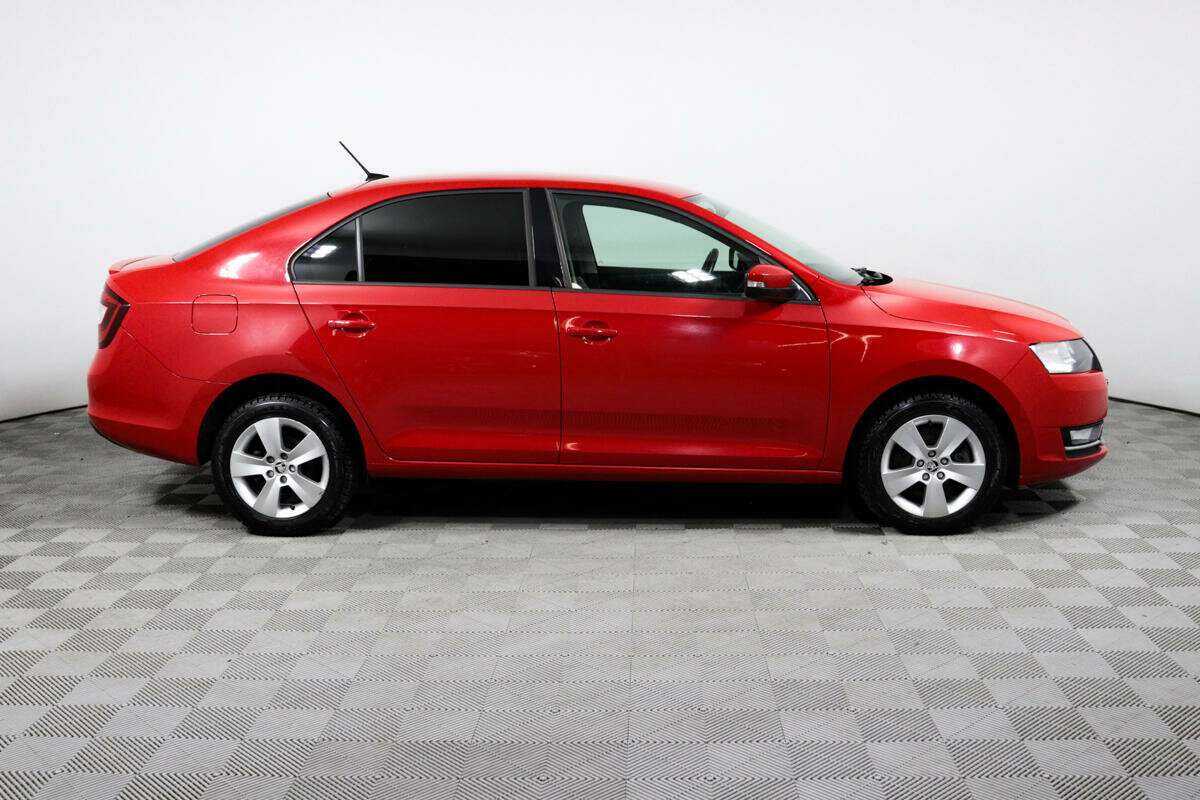 Б/У Шкода Рапид 2018 года. Фото: #3