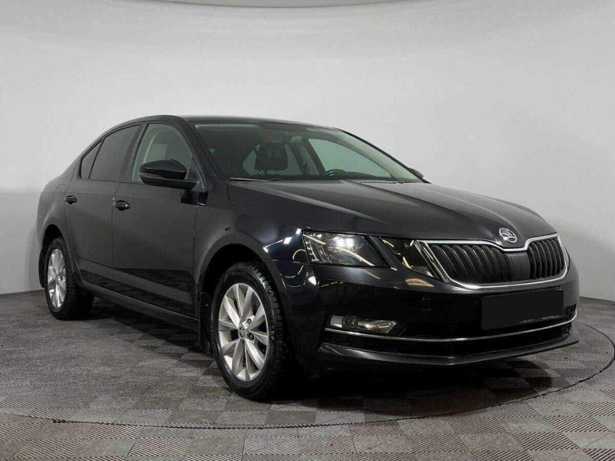 Б/У Шкода Октавия 2017 года. Фото: #2