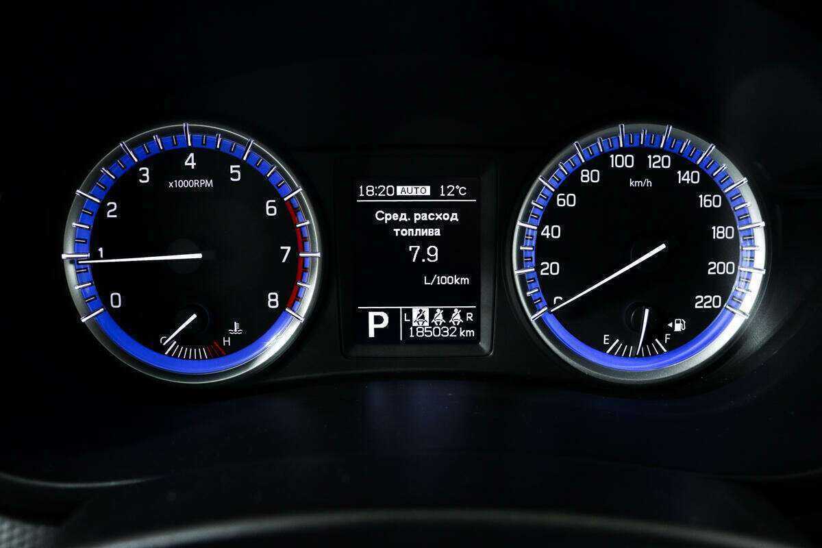 Б/У Сузуки С-Икс4 2013 года. Фото: #9