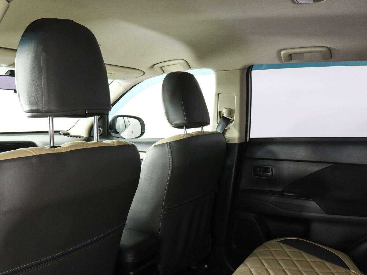 Б/У Митсубиши Оутлэндер 2017 года. Фото: #11