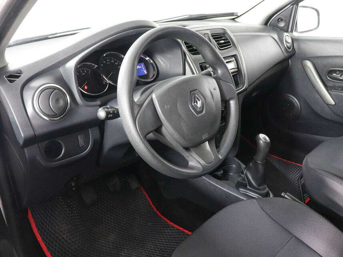 Б/У Рено Логан 2014 года. Фото: #7